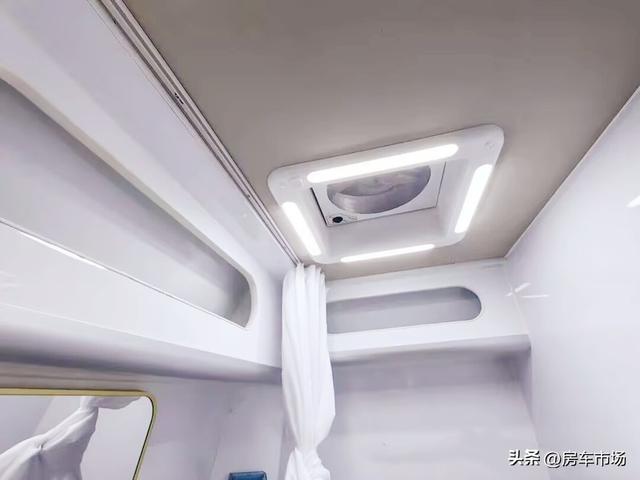 适合退休自驾！九龙考斯特中巴房车6座上下床版，四平八稳自动挡