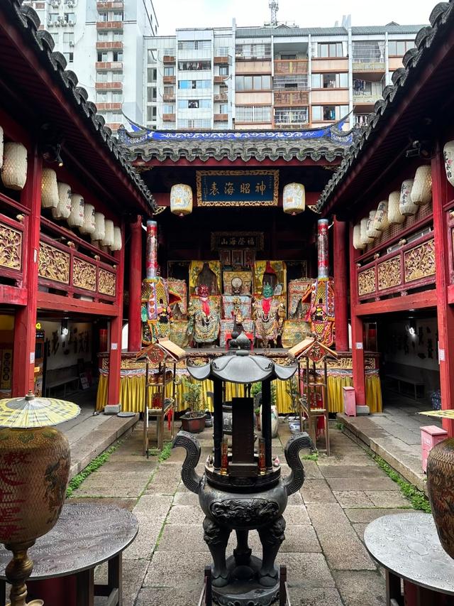 一个刚从福州回来的人警告：别轻易去，这座城会搞乱你的时间感