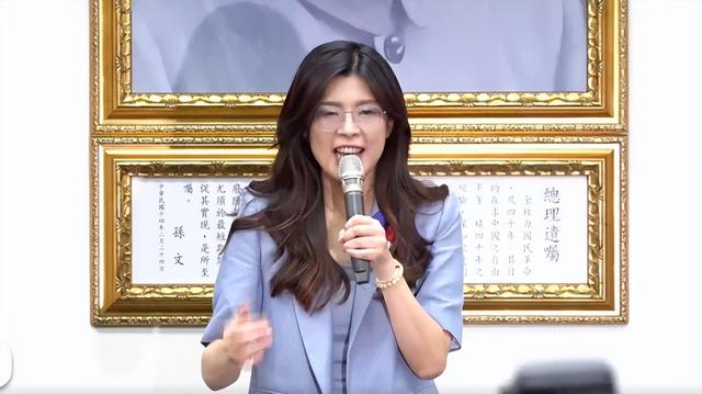 郑丽文还没踏上赴京飞机，台岛财产将被转移，郭正亮：绿营恐连败