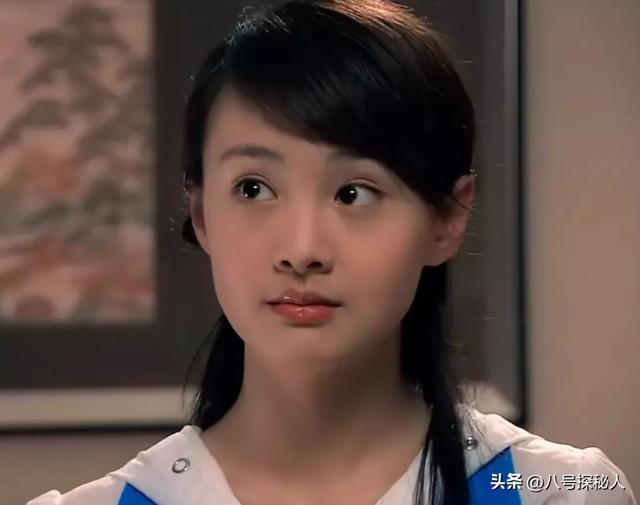 35岁郑爽近照曝光！形象管理失败，彻底成了素人，在美日子舒坦了