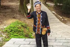张家界“心灵导游”被称为“活佛济公”图片
