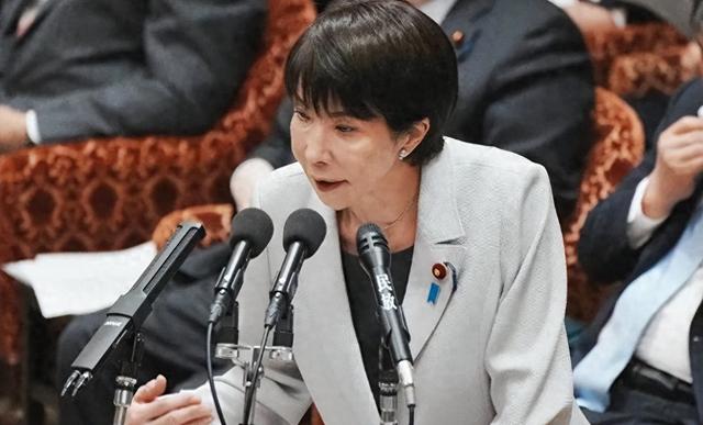 越闹越大！日本大使被召见，中国军号罕见警告，要让高市吞下苦果