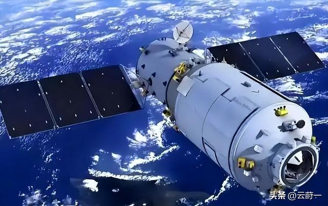 星链4400颗卫星降轨！堵死中国航天，480公里轨道争夺战已打响？