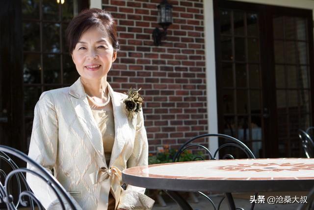 让女人上瘾的，不是拥抱，接吻，是无法抗拒的“生理性吸引力”