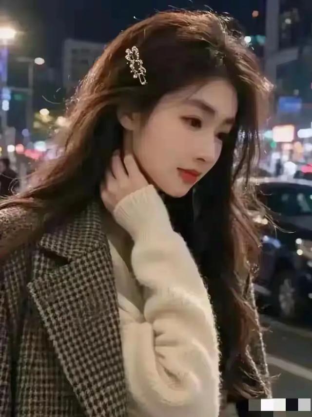 河南洛阳一校花好漂亮， 身高168cm，体重46kg 美的让人移不开眼