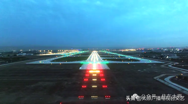 可起降波音747 太原这条新建机场跑道通过验收