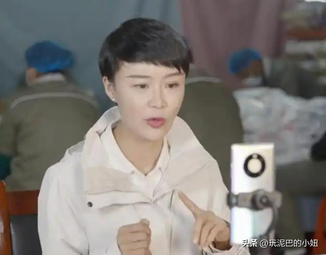 47岁贺娇龙去世！同学曝抢救过程	，网友提醒成真，此前疑早有征兆