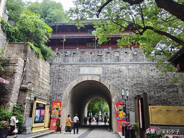 杭州旅游攻略看展逛博物馆老街菜市场换个城市走走停停文艺风