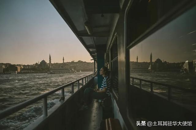 伊斯坦布尔的城市印记：芝麻圈、烤土豆、海鸥与擦鞋匠