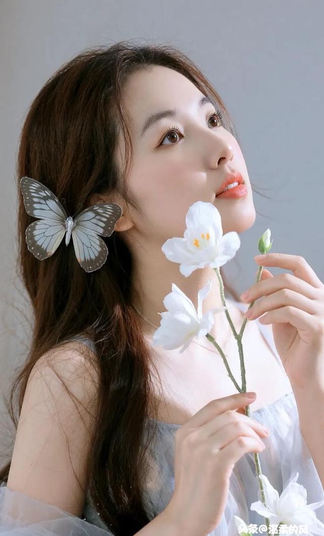 女人想当你情人	，会偷偷发出4个“暗号”收到一个，就是她已上瘾