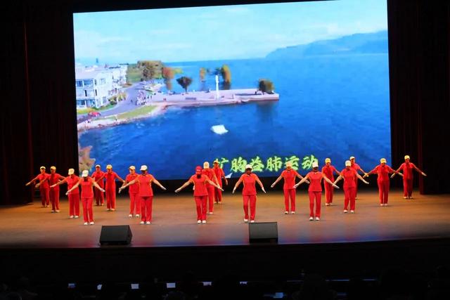 走进校园收获多·旅游文化展风采