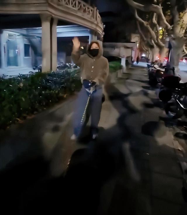 封杀四年	，49岁赵薇财力状况接连被扒，结果估计和你想得不一样