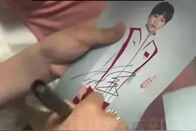 重情义！全红婵给发小签名 网友：你没少欺负她吧 发小：她打人很痛图片