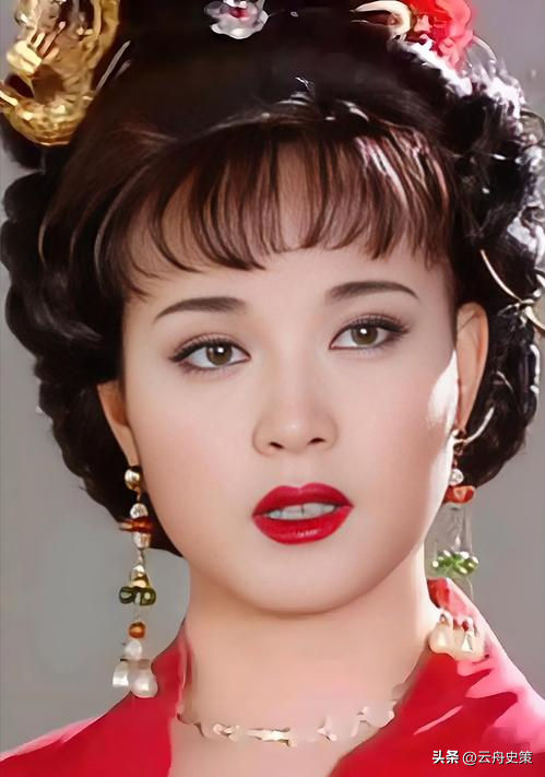钱再多有什么用75岁的“风流妖精”刘晓庆，已经走上另一条道路