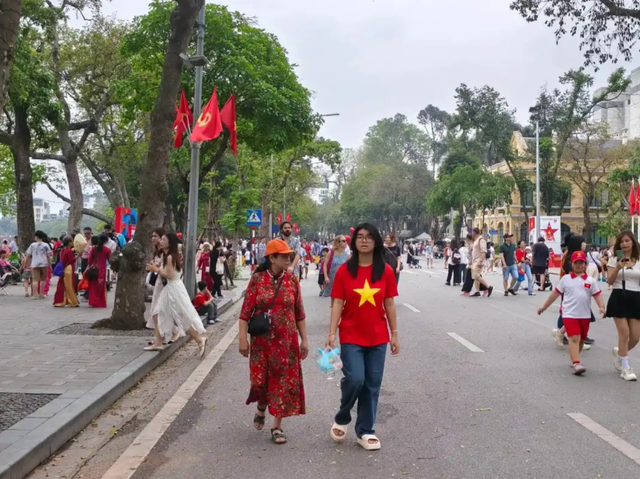 越南与中国杠上了？中国前脚定下9月3阅兵，越南后脚就定9月2！