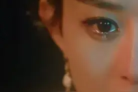 吹爆赵丽颖的演技！一张脸分两边用，左脸落泪右脸无情！好带感！图片