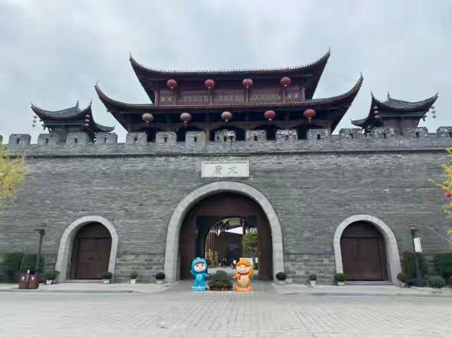 张家界大雍古城亏损十亿的背后，到底是谁偷走了中国旅游的灵魂