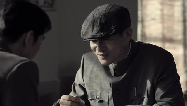 一千多人牺牲结局,无法改写,但于和伟临刑前一个动作,升华全剧