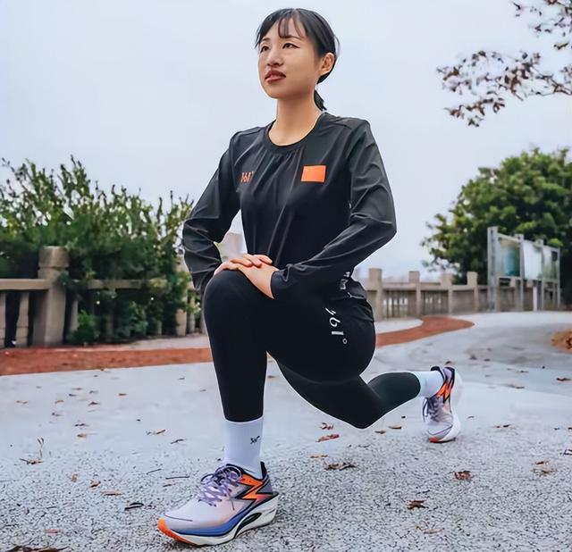 拔出萝卜带出泥，最快护士张水华越扒越有，被医院处分是冰山一角