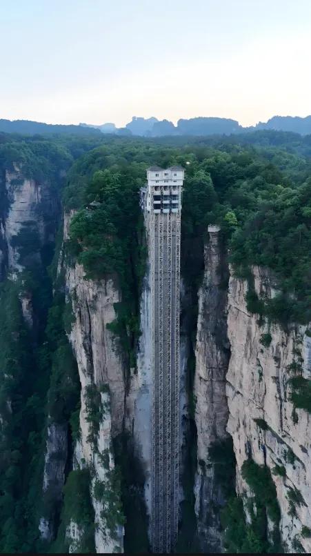 景区都给大山都装上了电梯，登顶还有意义吗？