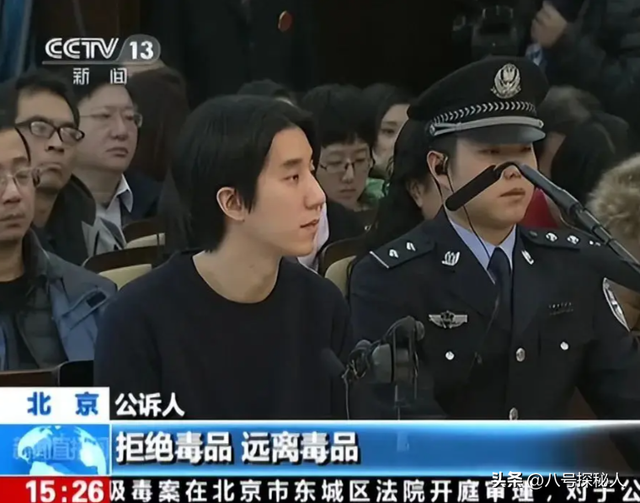 善恶终有报，把儿子养废，任由私生女拾荒的成龙，终为荒唐买单