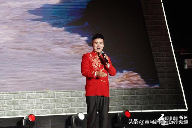 偏关：非遗之夜让长城“开口讲故事”