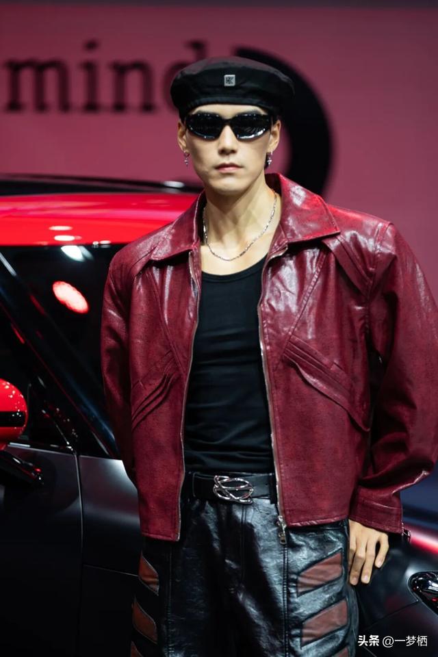 2025成都车展上的模特们