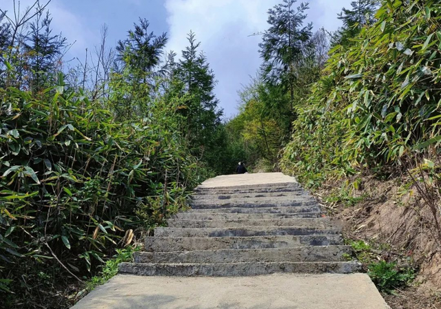 秋高气爽，一起去爬山呀