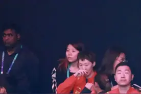 暖心刘诗雯，只有您懂得王曼昱和林高远的伤和痛，为你点赞！图片