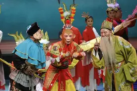 与“雪饼猴”相约桃李梅大剧院图片