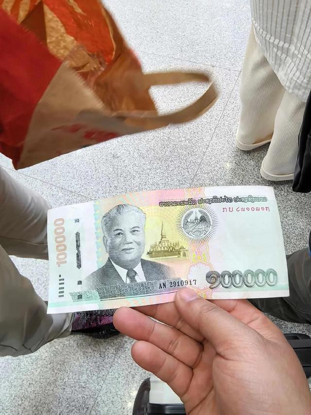 亚洲最穷国，落后中国30年，女性却惊人开放，很多土豪都想去定居