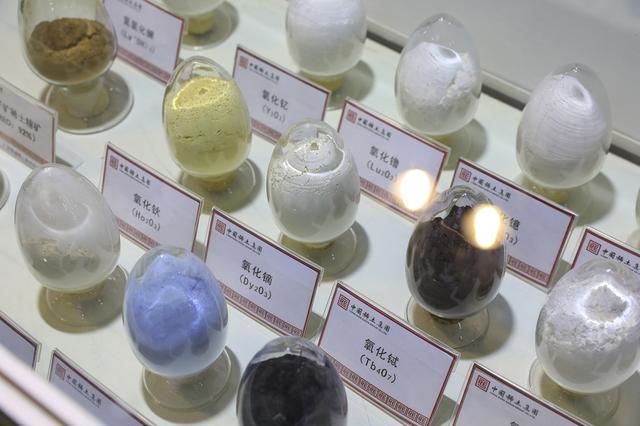 支持率大跌后	，高市再次扬言武力介入台海，要中方正确理解一件事