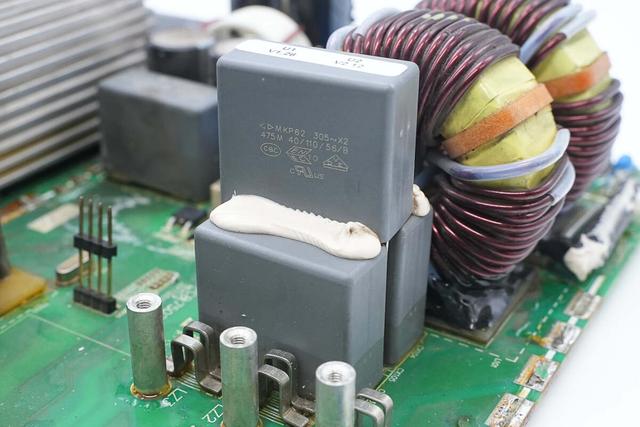 重达18斤的大块头，内部全是灰，麦格米特15kW充电模块拆解
