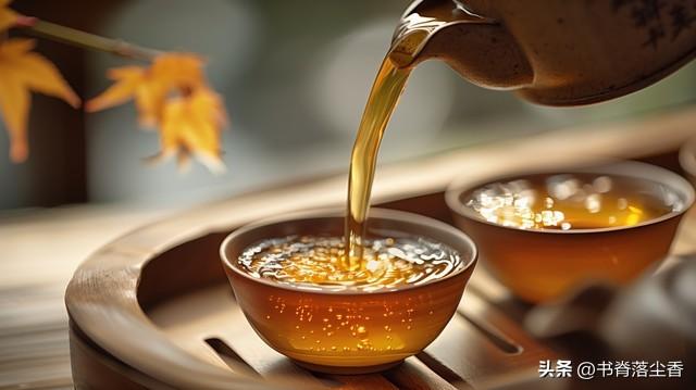 人这一生，有两不见：一是，离了婚的夫妻，二是，回过头的朋友