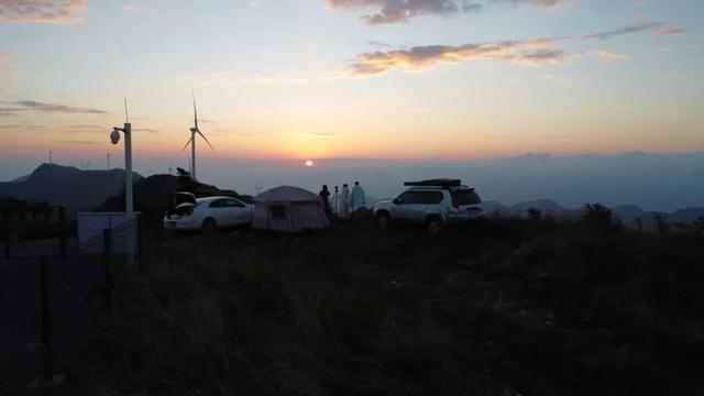 低至20℃！重庆周边5座“天然空调山” 看绝美星空