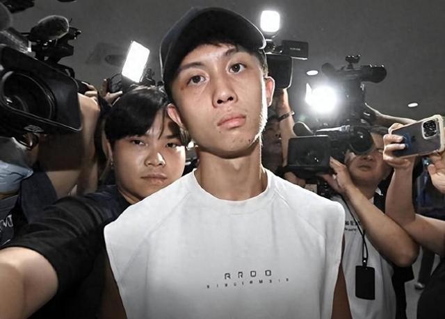 被畸形母爱毁掉的星二代，母乳12年，同床15年，荒唐的事不止于此