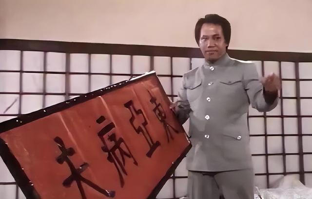 梁小龙去世不到24小时，恶心的一幕发生了，成龙发文吊唁字字催泪