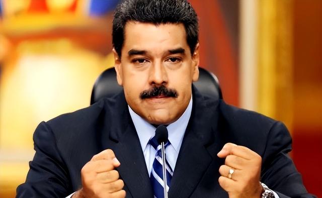 特朗普给马杜罗下最后通牒！灭国舰队抵近委内瑞拉，战争一触即发