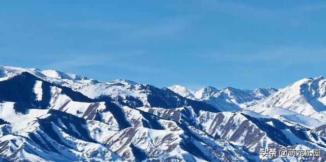 天山北坡遇奇景，零下雪景如仙境，我被这美景彻底震撼了