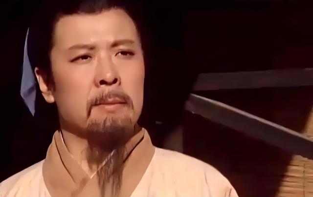 曹操刘备煮酒论英雄：曹操的哪句话，让刘备吓得当场掉了筷子？
