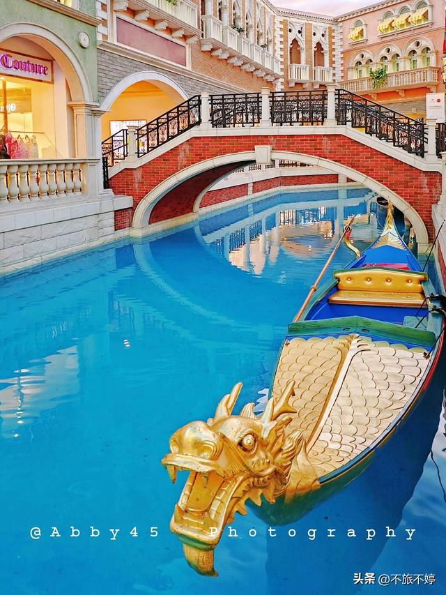 秋日澳门旅游限定美丽：白天打卡异国风情，晚上赏海上璀璨烟火