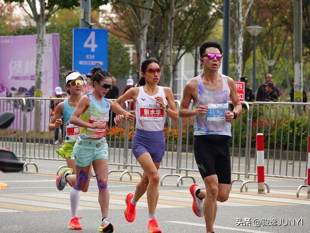 “请假跑马”戳中社会痛点，被“除名”最快女护士掀开的岂止排名