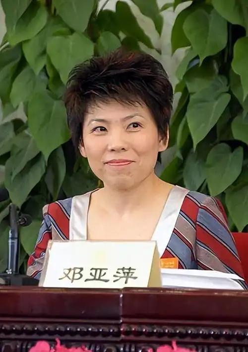 涉贪腐被带走、败光20亿、移民改国籍	，邓亚萍身上的谣言太离谱