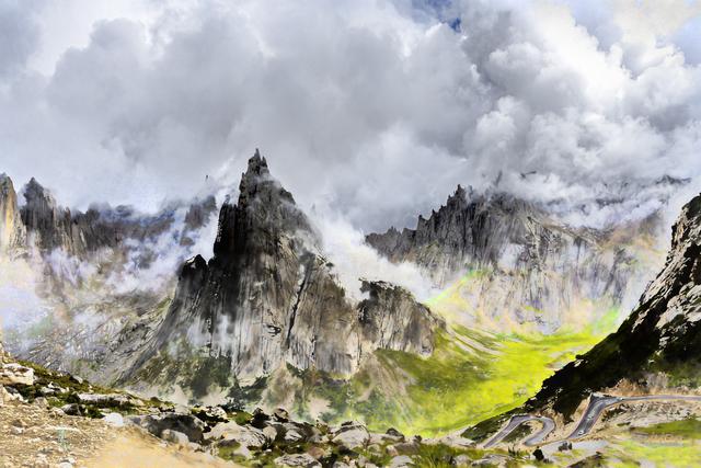 神山石骨、嶙峋万仞，川西梦幻之地