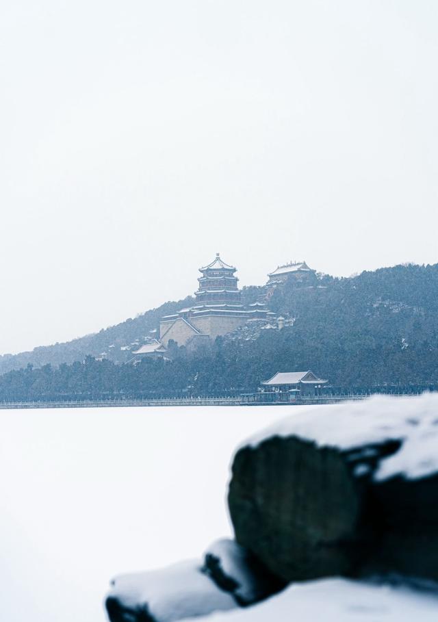 雪后北京，老天爷随手就画了幅活脱脱的水墨画！