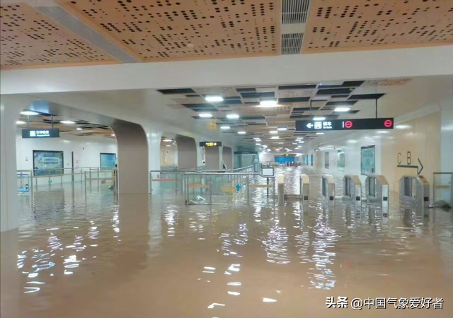 短时特大暴雨确定！4年来最大暴雨突袭郑州，数据：1小时87.5毫米