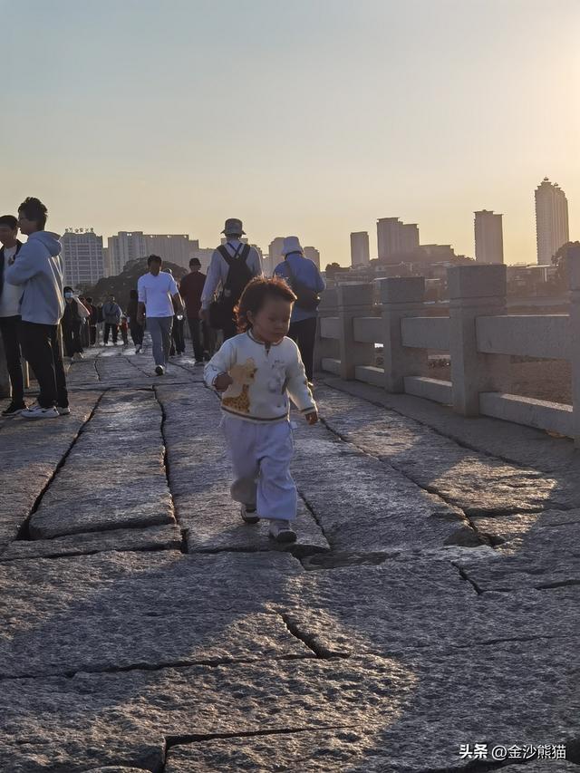 打卡泉州“半城烟火半城仙” 双龙连续第三年千里走双骑7