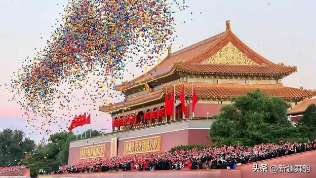 国庆人潮如织昼夜，你的心是否迷失在追逐的热闹风景里了呢？