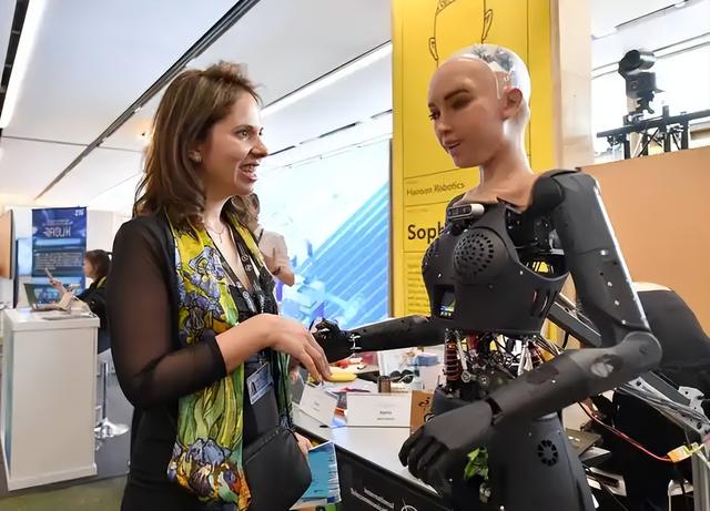 60亿元合约刷屏！人形机器人从秀场到车间，交付才是生死线