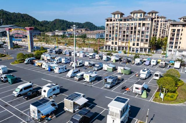 明月山全面进入旅游旺季，多维业态共绘秋冬盛景！